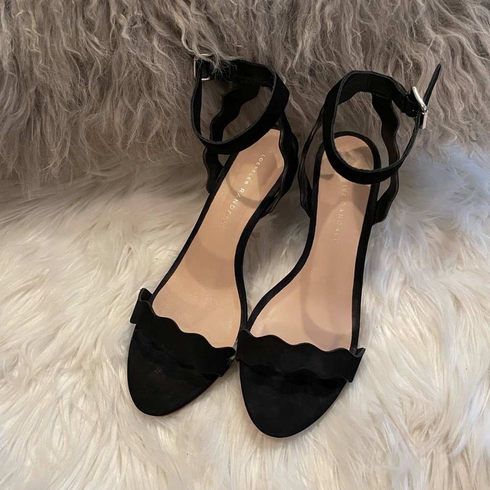 Loeffler Randall Black Wavy Straps - sz 8